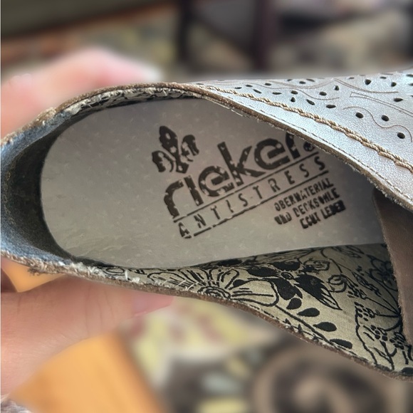 Rieker Women's Gray Perforated Low Heel Oxford NWT 8 8.5 39 - Picture 5 of 6
